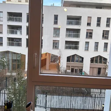 Appartement Privee Dans Un En Colocation, Parking Gratuit