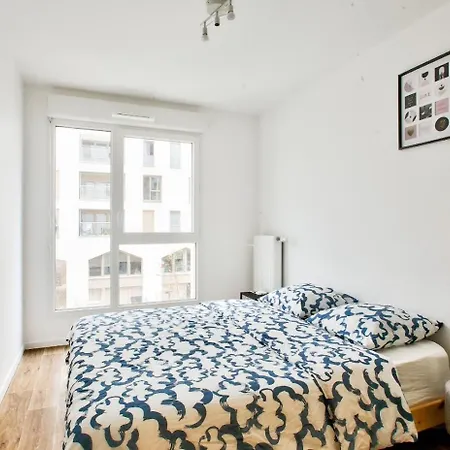 Appartement Chambre privée dans un appartement en colocation, parking gratuit